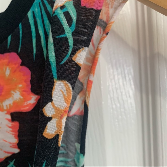 VS PINK Tropical print Crop Top - Picture 5 of 5